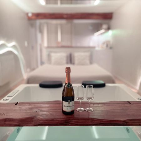 A La Folie - Loft & Spa Montrevault Εξωτερικό φωτογραφία