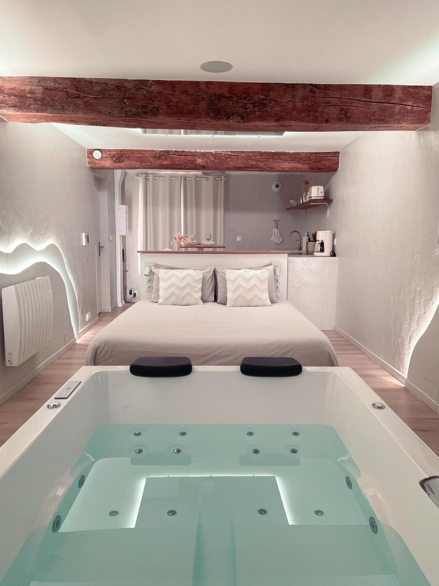A La Folie - Loft & Spa Montrevault Εξωτερικό φωτογραφία
